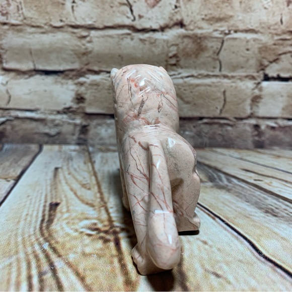 Vintage Carved Pink Marble Onyx Stone Lion Sculpture Figurine 4.5" x 2.75" x 1" - Picture 4 of 9